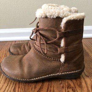 UGG Caspia Boots- Women's Size 9